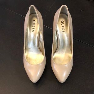 Tan Guess leather platform pumps